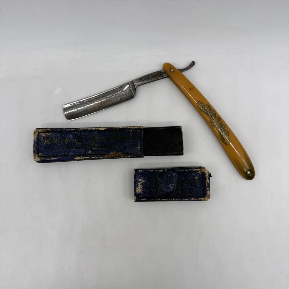 E&M Aboussleman Germany Straight Razor 425 1/2 Butterfly Yellow/Green Handle